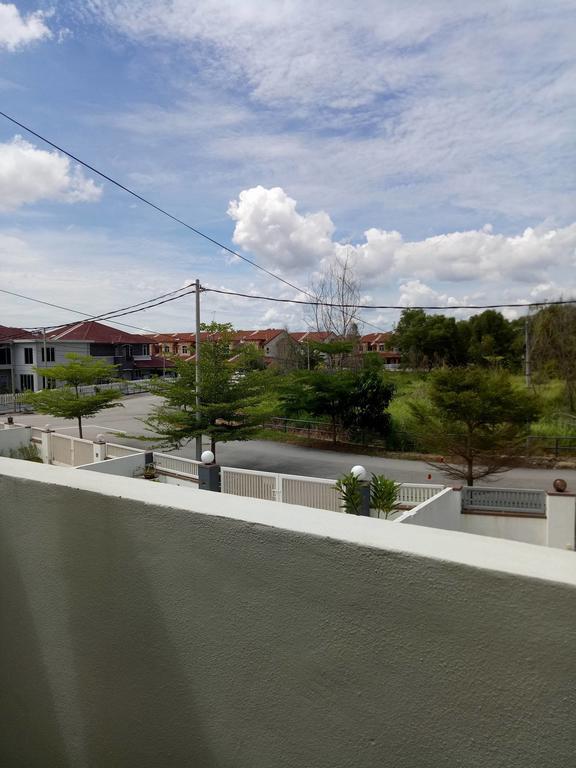 Sri Manjung Ma Maison Homestay Lumut Dış mekan fotoğraf